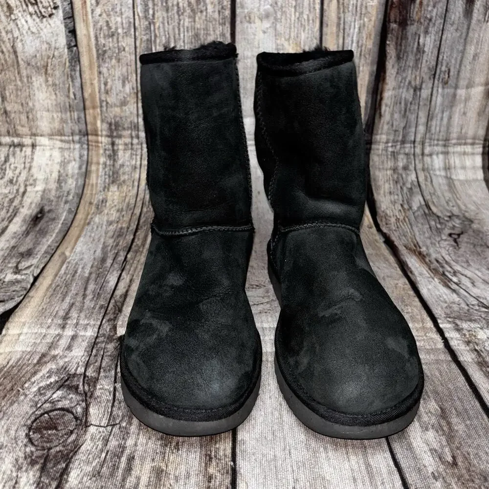 UGG classic short